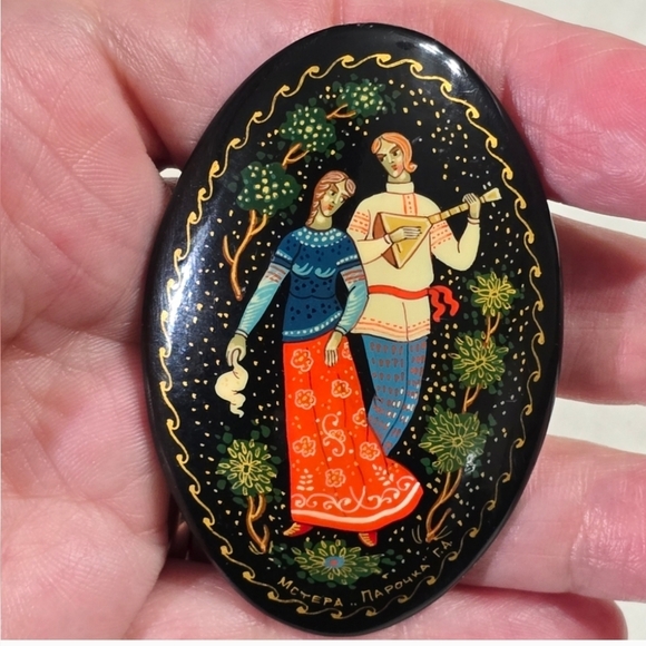 Vintage Jewelry - Vintage Handpainted Russian Black Lacquered Folklore Courting Couple Wood Brooch